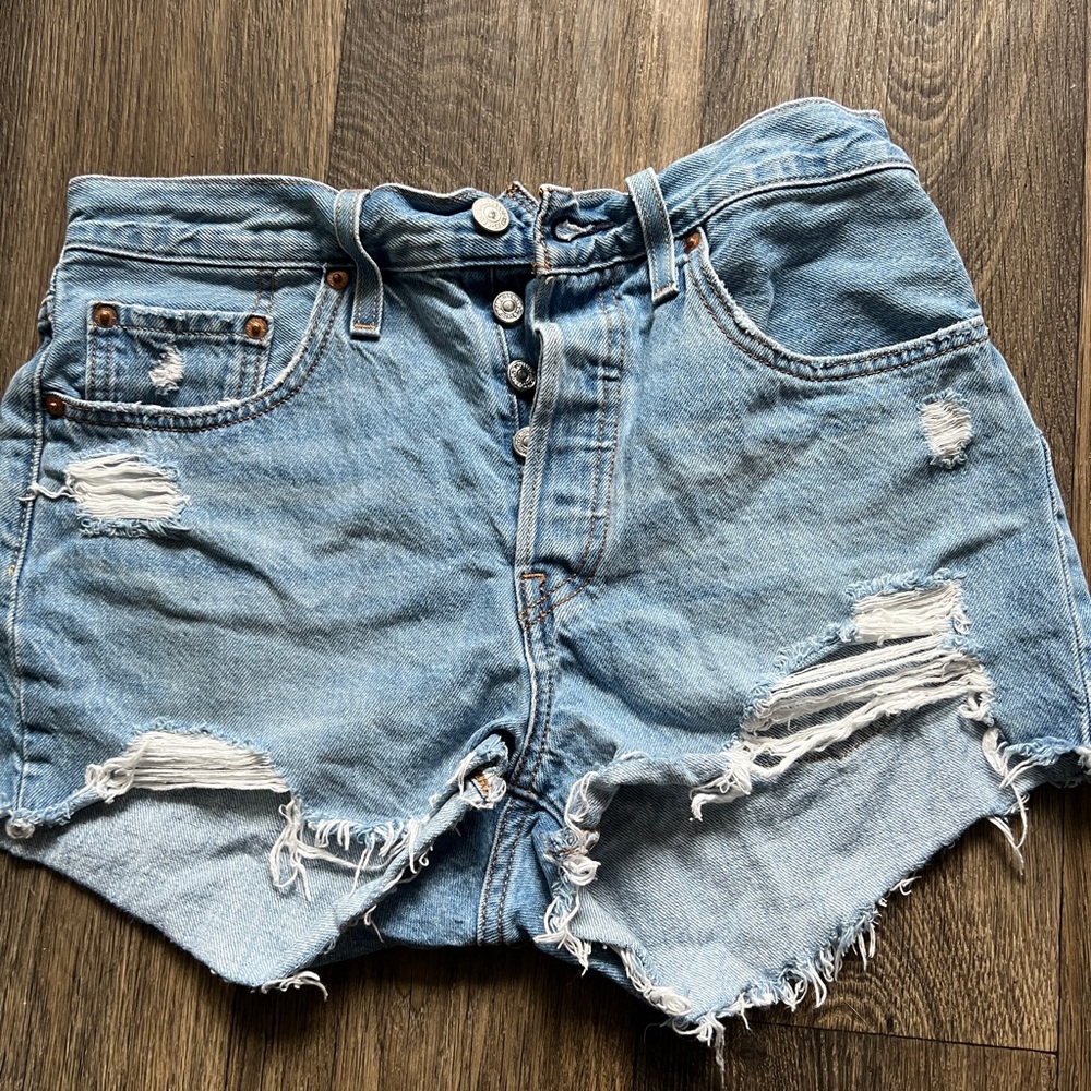 Levi’s 501 highwaisted shorts